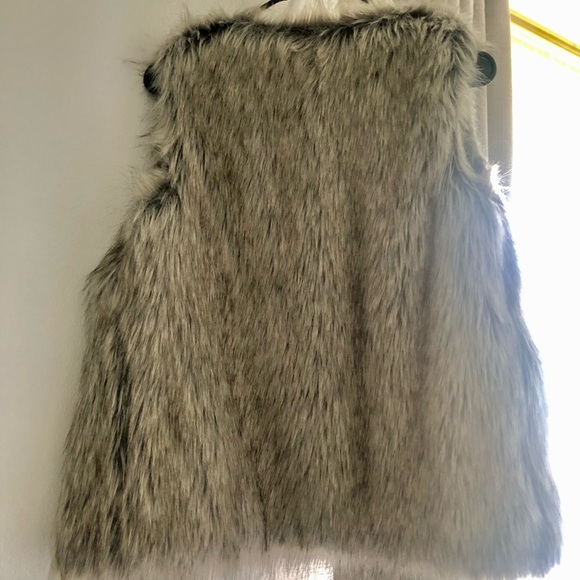 Faux Fur Vest - Picture 2 of 2